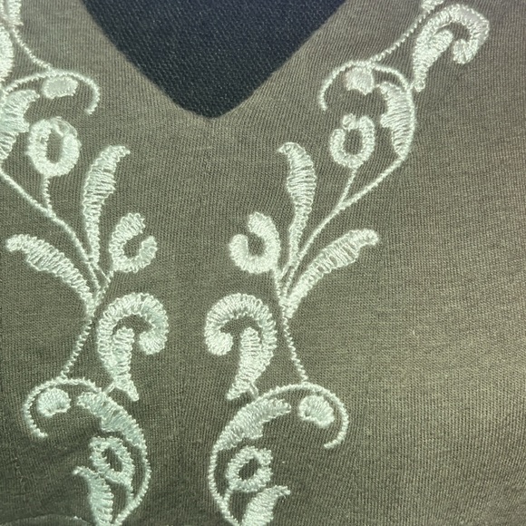 #355-BCBG (M) capped sleeve top in dusty sage, beautiful, white embroidery trim - Picture 3 of 8